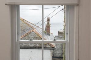 Interior - Berakah - Close to harbour, Dog-friendly, Sea View (Mousehole)