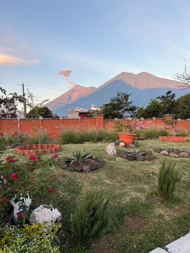 A Nice and Quiet Apartment with a 360-Degree View of the Volcanoes in Ciudad Vieja