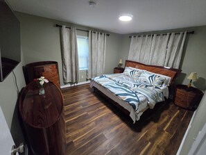 Iron/ironing board, WiFi, bed sheets - Serene 3-bedroom apartment on the corner of Wauwatosa and Brookfield (Wauwatosa)