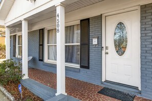 Exterior detail - Stylish & Bright CLT Retreat - Near NoDa & Uptown on VRBO (Charlotte)