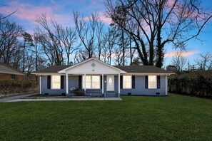 Exterior - Stylish & Bright CLT Retreat - Near NoDa & Uptown on VRBO (Charlotte)