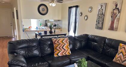 Charming 2-bedroom townhome with AC in Lithonia