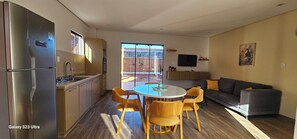 Interior - House near the airport, with large terraces and a barbecue (Luque)