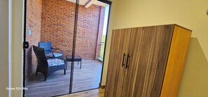 Interior - House near the airport, with large terraces and a barbecue (Luque)