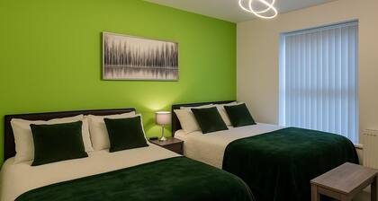 House Sleeps 22 With Wifi