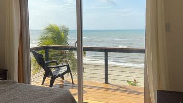 Family Villa, Beach View | Laptop workspace, free WiFi