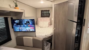 1 habitación, wifi y ropa de cama