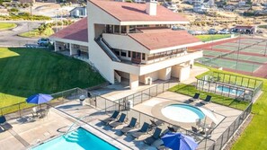 Exterior - Ground Floor 1-bedroom condo at Lake Chelan Shores, patio with BBQ, (Chelan)