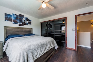 3 bedrooms, WiFi, bed sheets - 3-bedroom house in brilliant Albuquerque with cool AC breeze (Albuquerque)