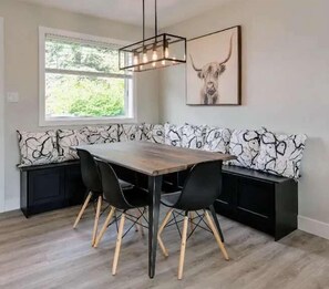 Dining - Local Coffee,75 min Banff, New Reno New Everything (Calgary)