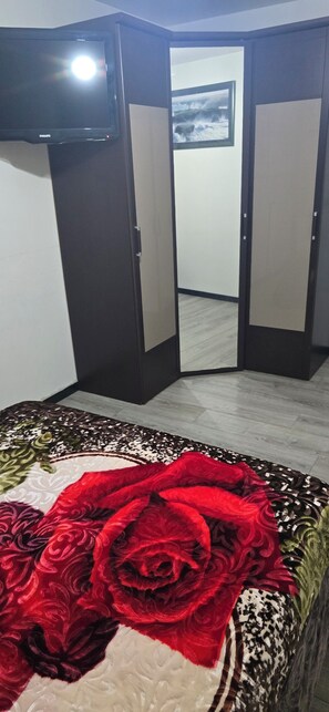 Room - Vrbo Property (Gennevilliers)