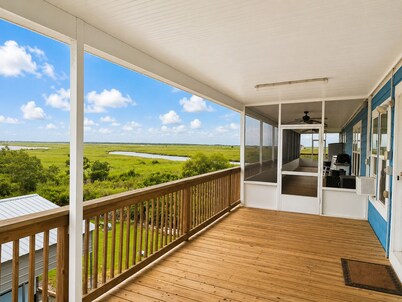 Hopedale Hideaway - Waterfront Fishing Camp