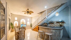 Unclassified image, 2 of 38, button - Villa Catur Seminyak (Badung)