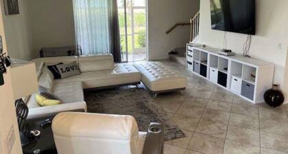 Beautiful 3B/2.5BA. Fully furnished townhome featuring a spacious floor plan.