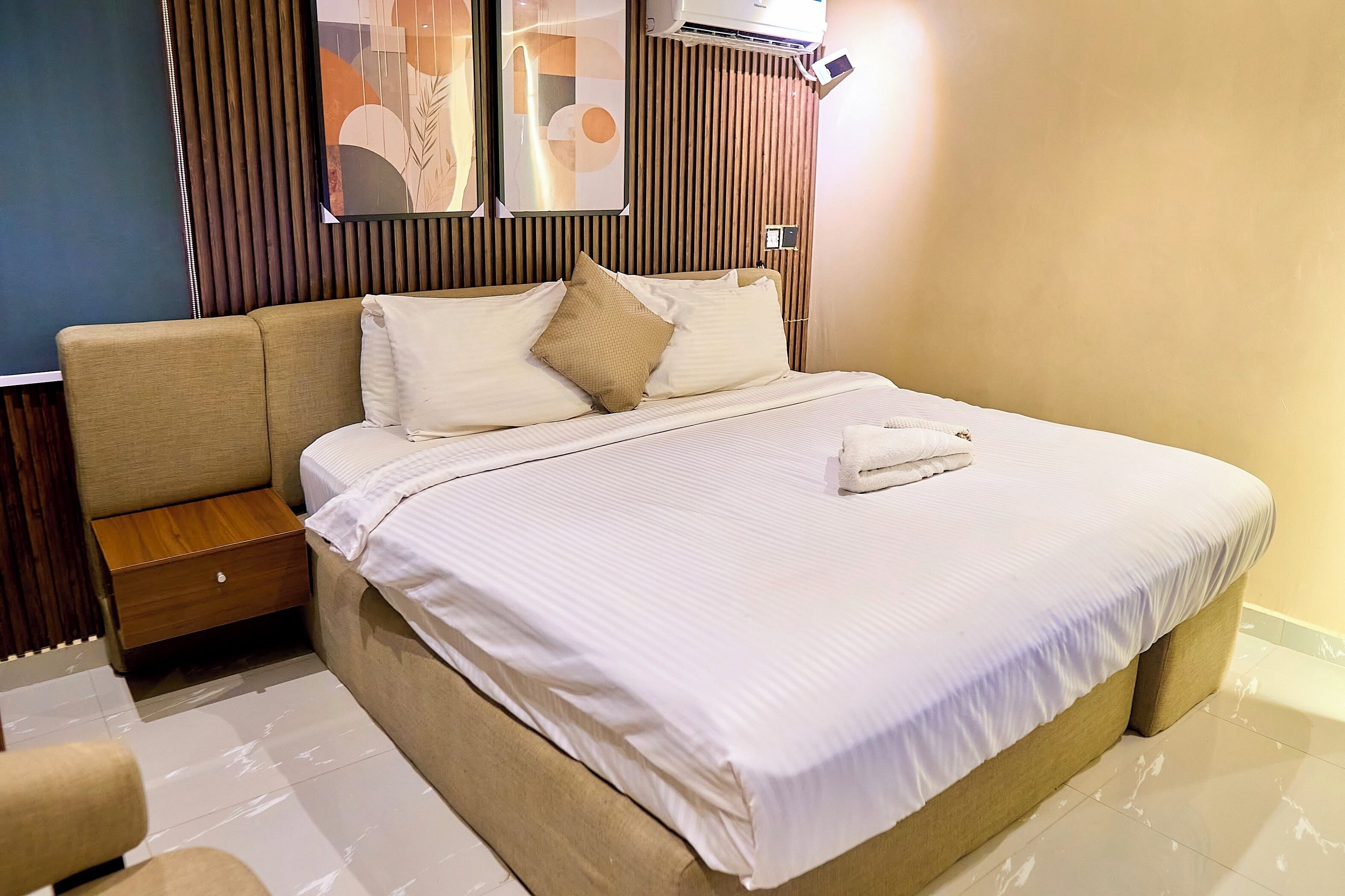 1 habitación, internet y ropa de cama 