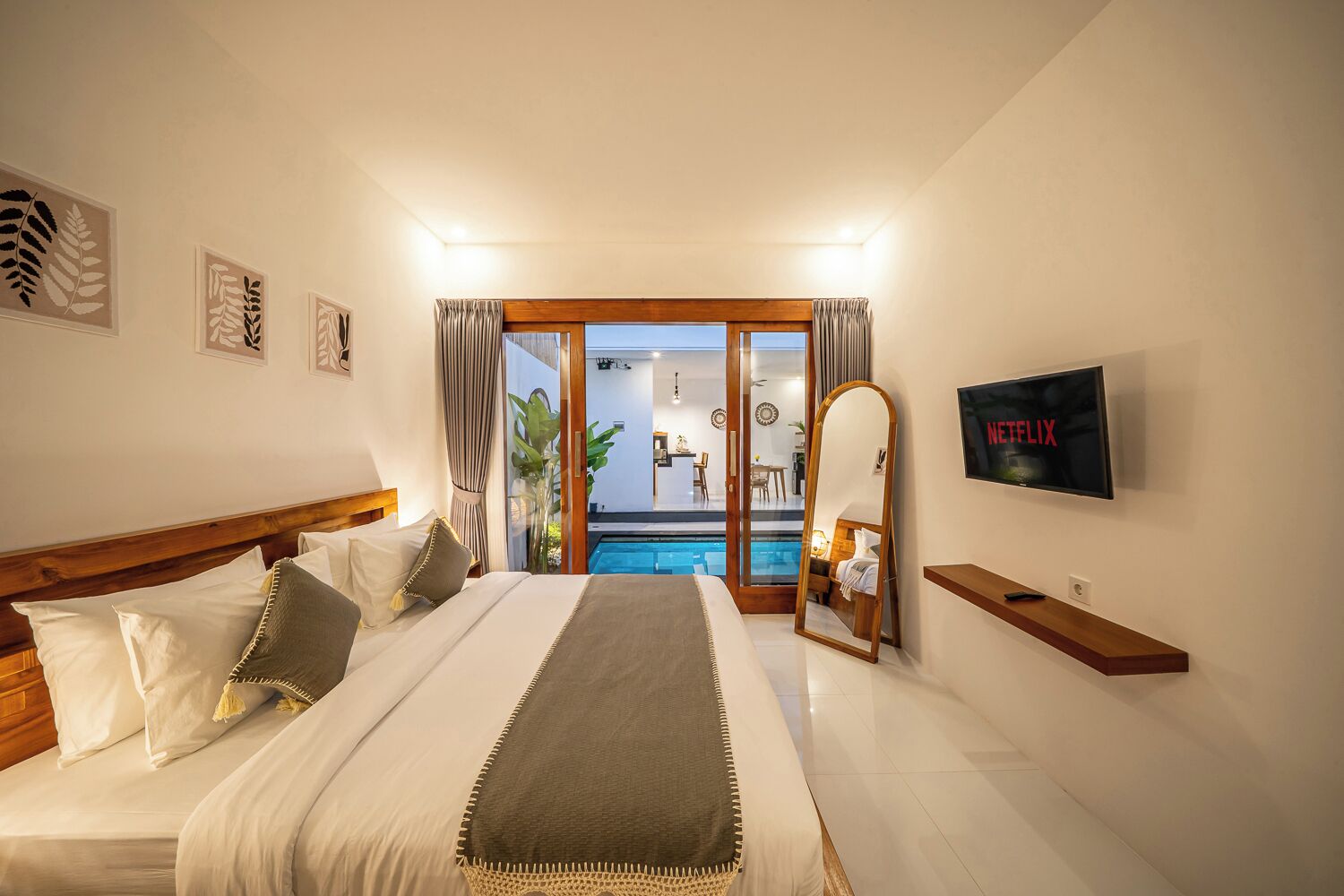 Villa, 1 Bedroom, Kitchenette, Pool View | In-room safe, free WiFi