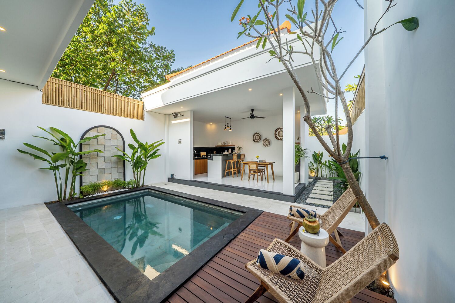 Biệt thự, 1 phòng ngủ, bếp nhỏ, quang cảnh hồ bơi | Hiên