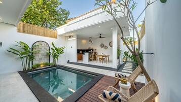Biệt thự, 1 phòng ngủ, bếp nhỏ, quang cảnh hồ bơi | Hiên