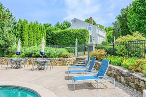 Pool - Pool and tennis court close to Craigville Beach (Centerville)