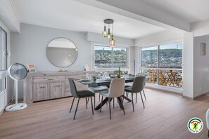 Dining - Vrbo Property (FECAMP)