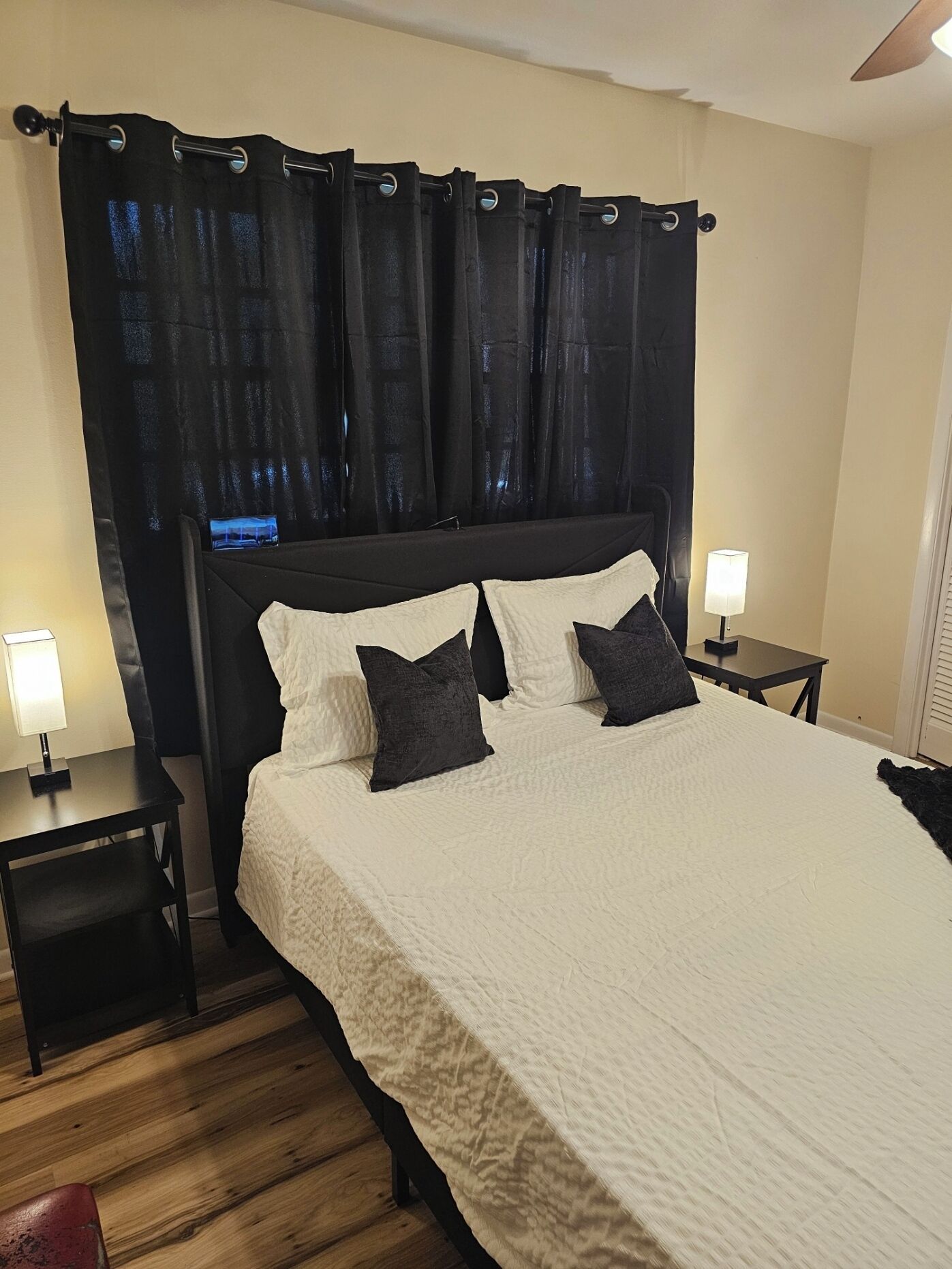 3 bedrooms, iron/ironing board, Internet, bed sheets