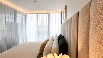 1 habitación, tabla de planchar con plancha, wifi gratis y ropa de cama