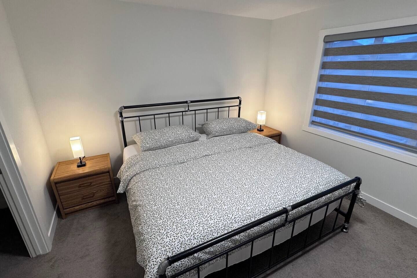 2 bedrooms, desk, iron/ironing board, travel cot
