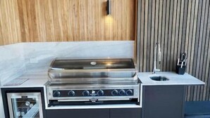 Interior - beautiful renovated Victorian cottage for longer term rental (Port Melbourne)