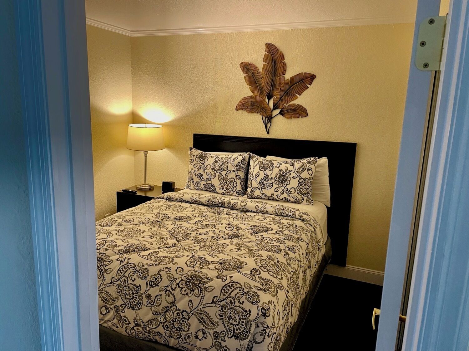 Waterfront Sailport Condo · Resort Pool & Beach Access - Tampa, FL
