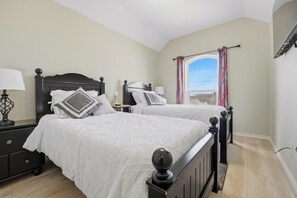 3 habitaciones, tabla de planchar con plancha, wifi y ropa de cama 