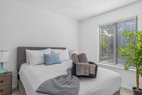 The Grand Estate-Pool • 2.5Baths • Sleeps 10