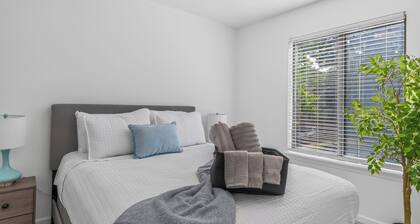 The Grand Estate-Pool • 2.5Baths • Sleeps 10