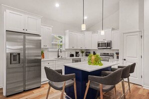 Coffee/tea maker, fridge, microwave, oven - The Mocha Manor, Brand New Cozy Stay Near UNCC & Uptown! Big Yard with Grill, & Pets OK! +15% Off! (Charlotte)