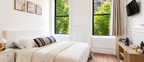 Iron/ironing board, WiFi, bed sheets