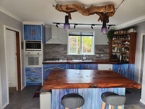 Private kitchen - Castaway Cottage (Pōhara)