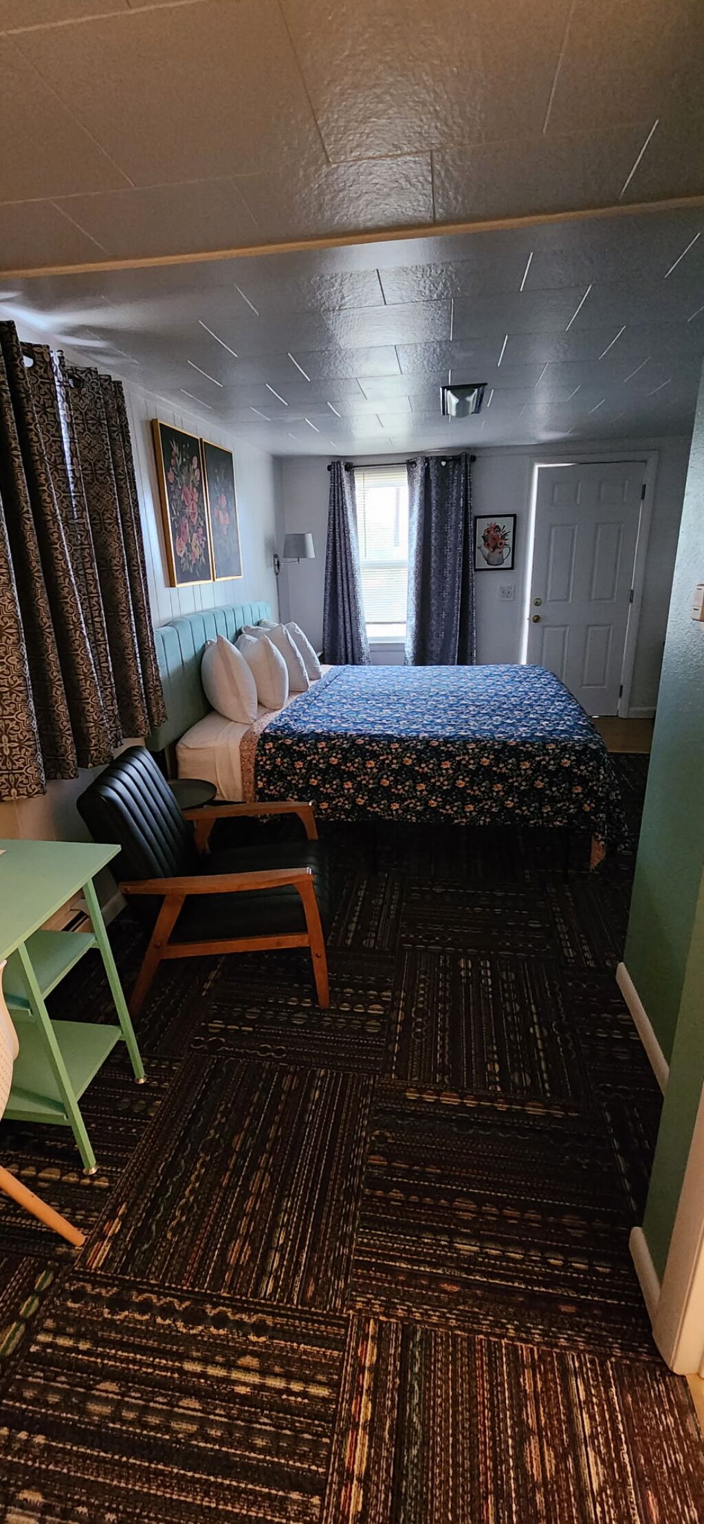 Room, Patio, Garden View | Individually decorated, individually furnished, blackout drapes