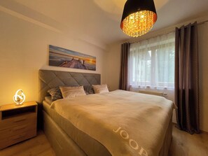 2 Schlafzimmer, Reisekinderbett, kostenloses WLAN, Bettwäsche