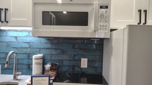Refrigerador, microondas, horno, lavavajillas