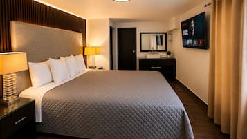 Room | Desk, laptop workspace, iron/ironing board, free WiFi