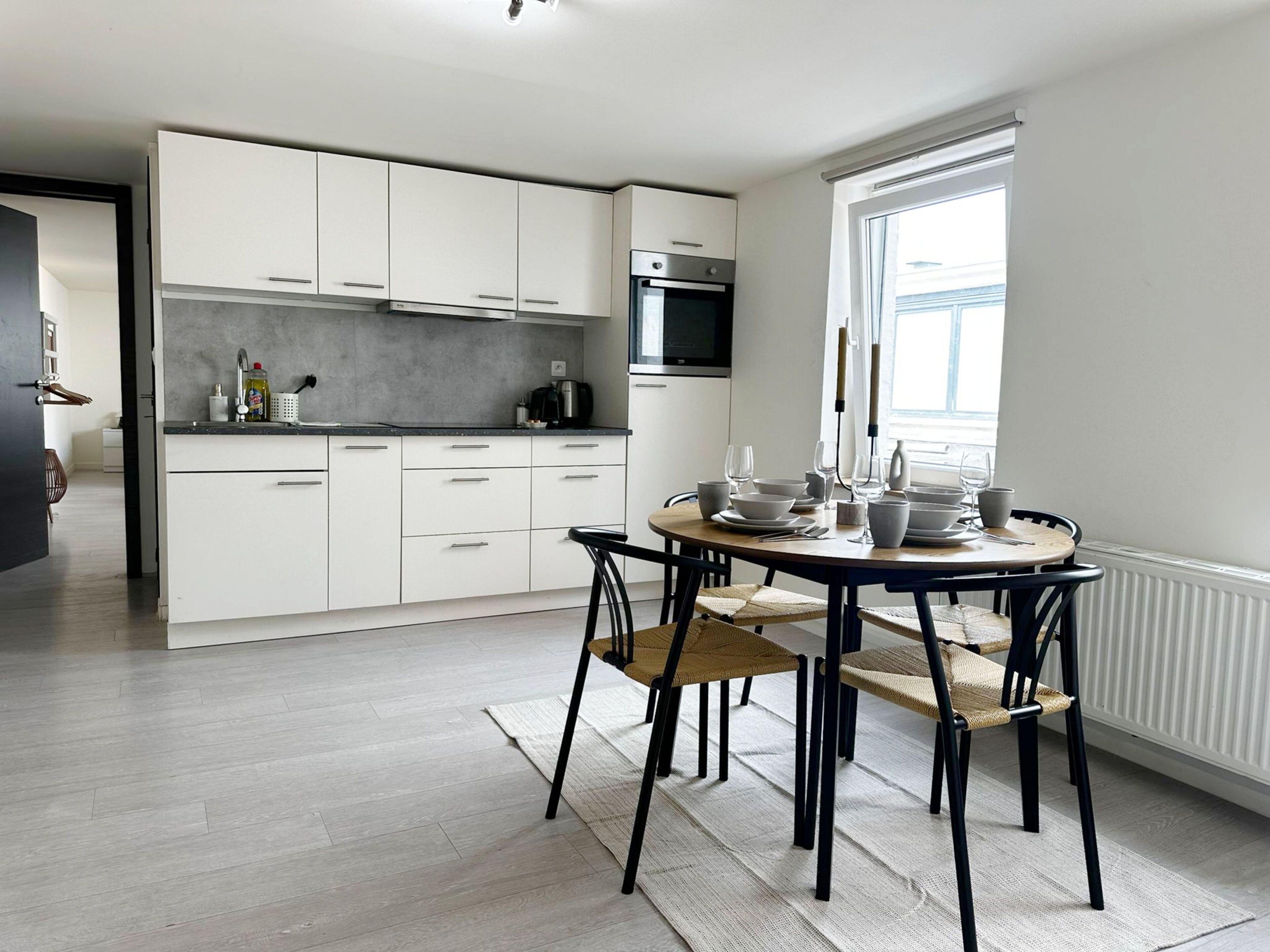 Apartamento básico | Cocina privada | Frigorífico, microondas, horno y placa de cocina