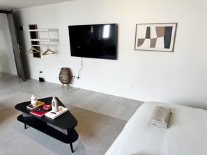 Iron/ironing board, free WiFi - Comfortable 1BR Apt Central Ghent (Gent)