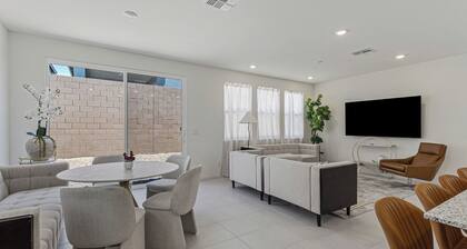 Spacious modern cozy 5-bedroom single house near parks in south west Las Vegas
