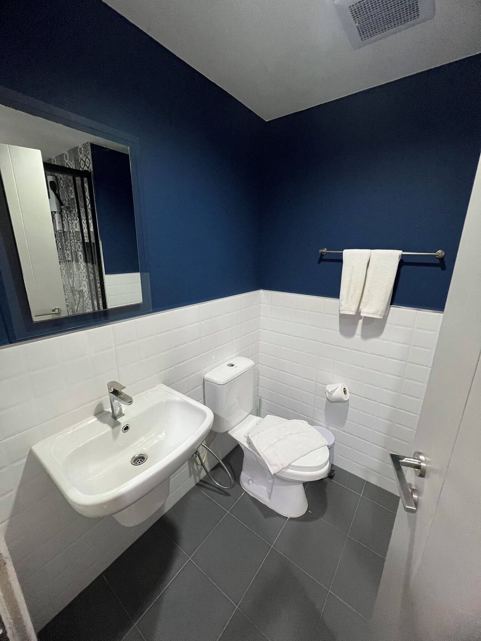 Comfort Studio, Kitchenette, Garden View | Bathroom
