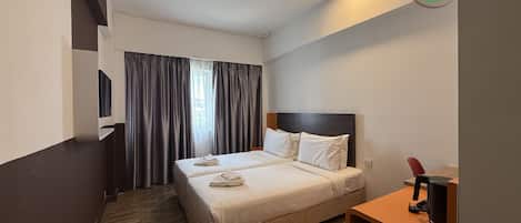 Deluxe Twin Room, Private Bathroom, City View | In-room safe, iron/ironing board, WiFi (free)