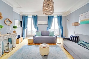 Apartment | Living area - Comfortable Apartment 1br/4p - Champs Elysees (Paris)