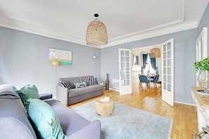 Apartment | Living area - Comfortable Apartment 1br/4p - Champs Elysees (Paris)