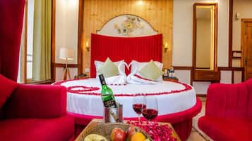 Deluxe Room | Desk, laptop workspace, free WiFi