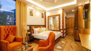 Deluxe Room | Desk, laptop workspace, free WiFi