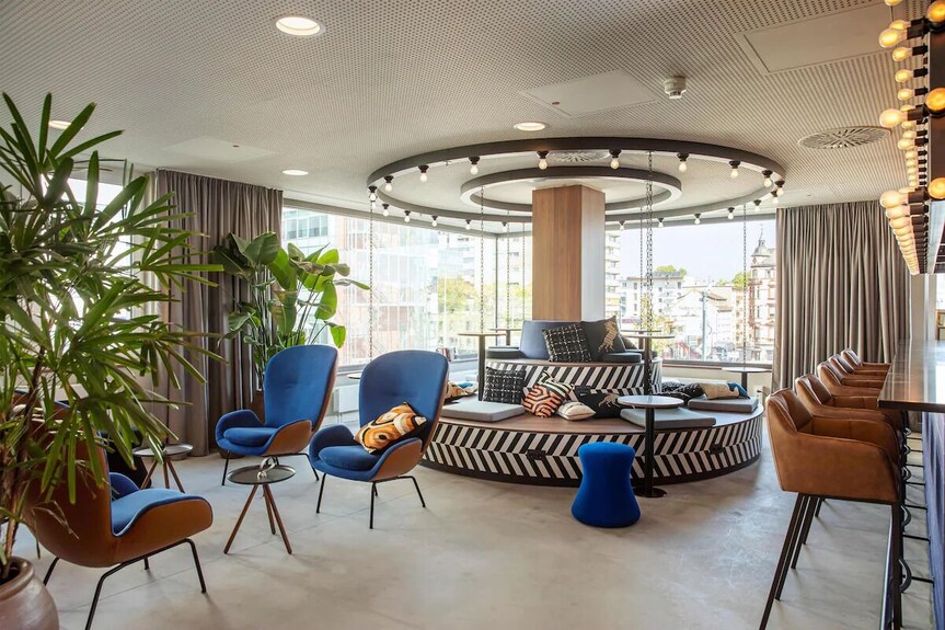 Urban Adventure | Modern Twin Stay | Pet Friendly | Capitol Theater 0.6 Miles - Offenbach
