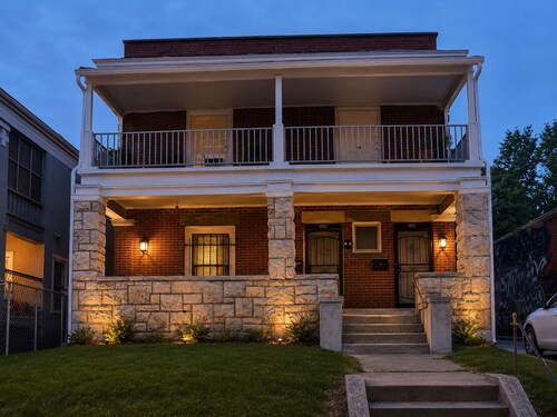     The Porchlight KC, Historic Northeast Retreat